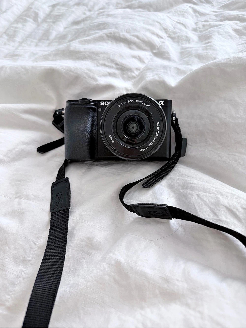 Sony α6100 Mirrorless Digital Camera Black